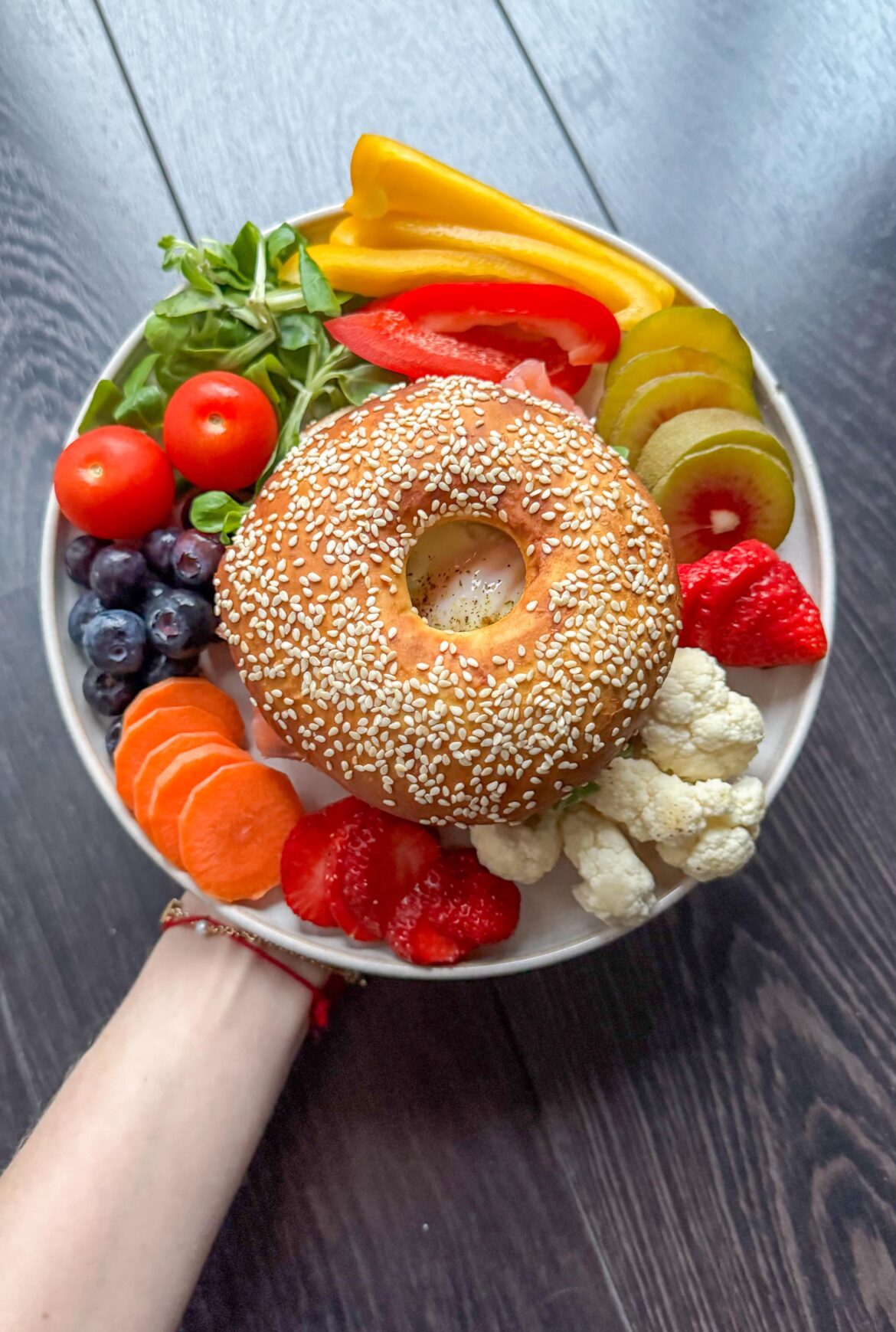 Bagel with egg, salmon and avocado