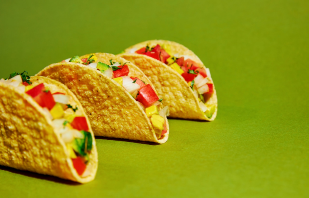 Beloved restaurant chain making a comeback after closing 20 years ago Mostly Sunny