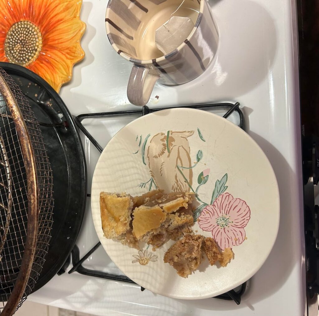 cals in this apple pie? im thinking about 4