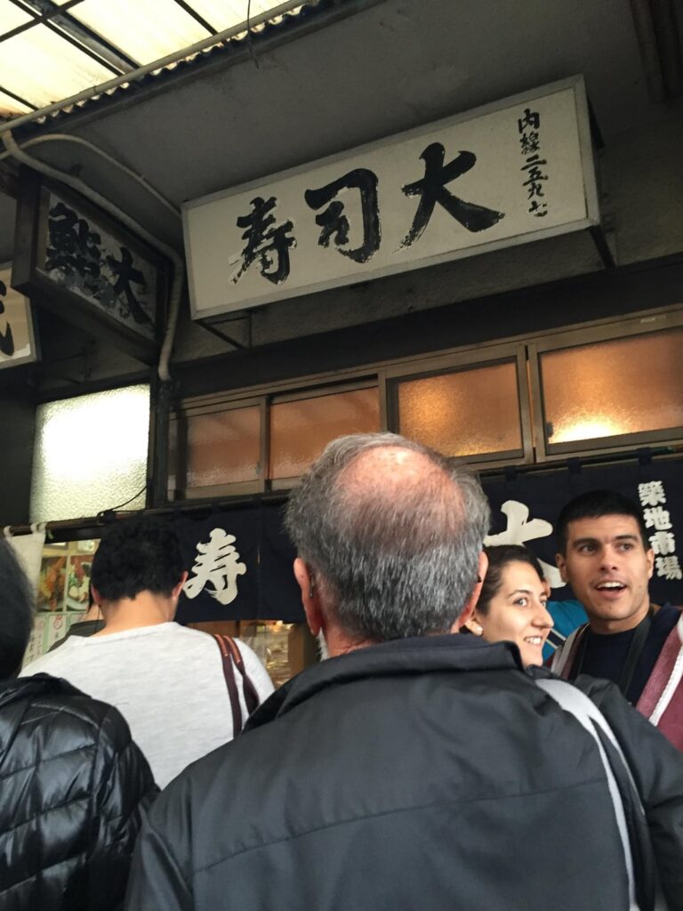 I'm having Japanese cuisine in Tokyo