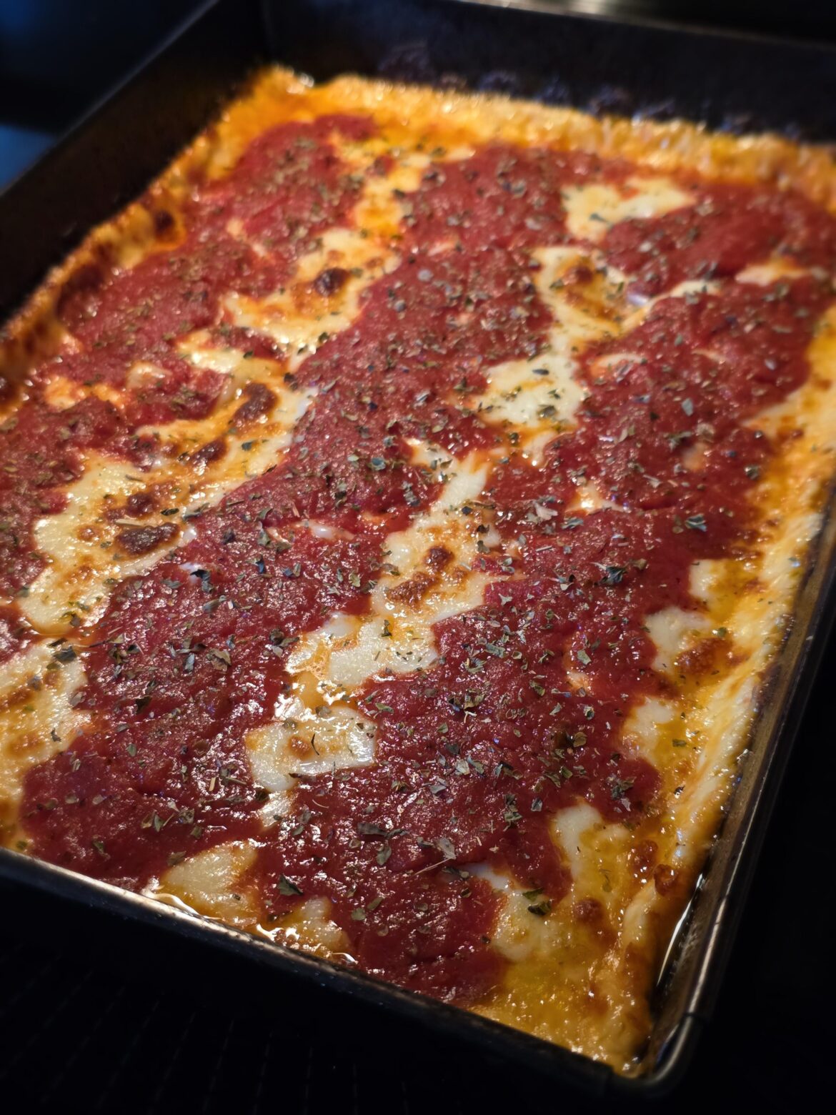 I made a Detroit Style Pizza today. Turned out pretty well.