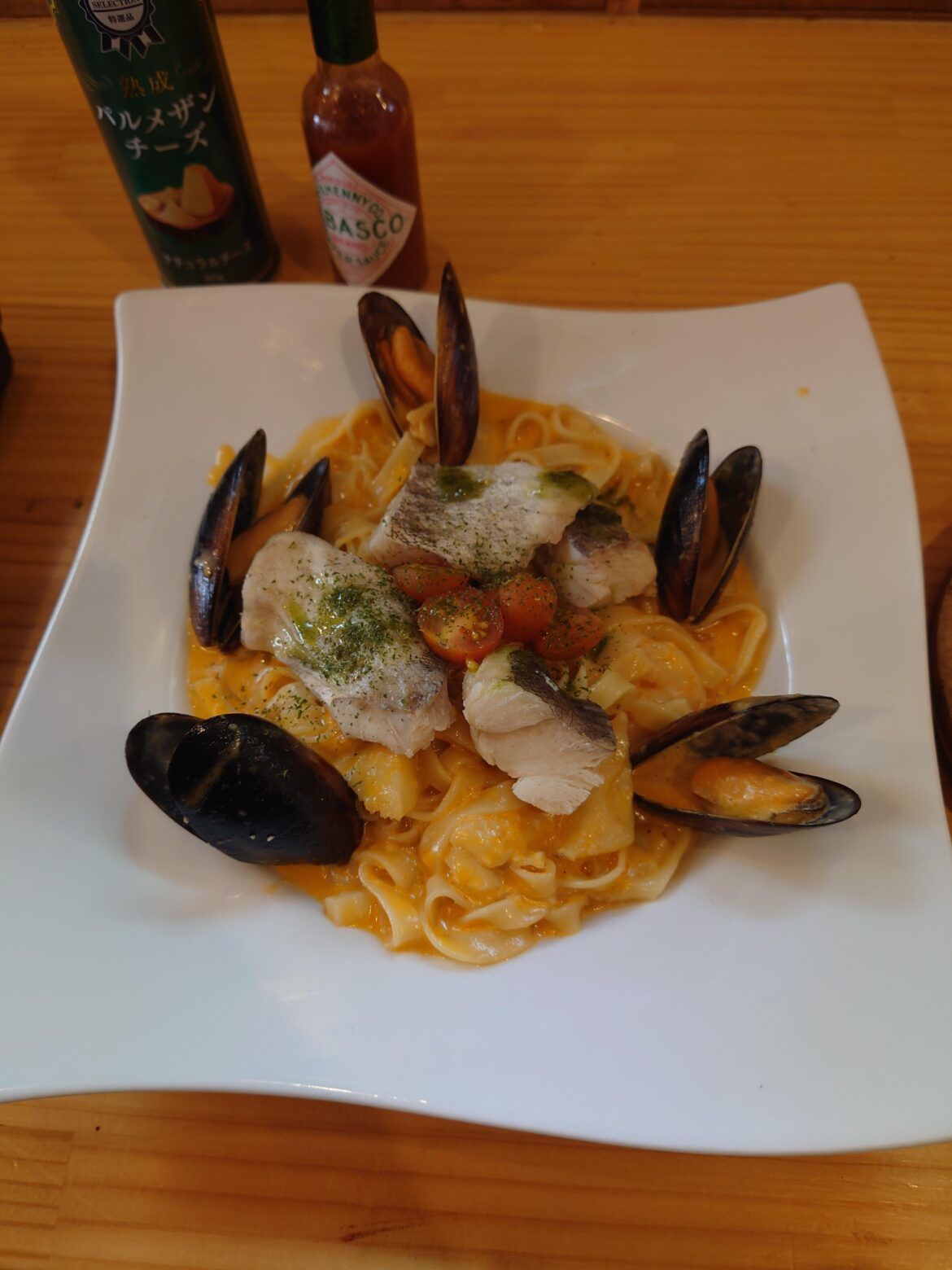 真鱈のワイン蒸しシーフードパスタ