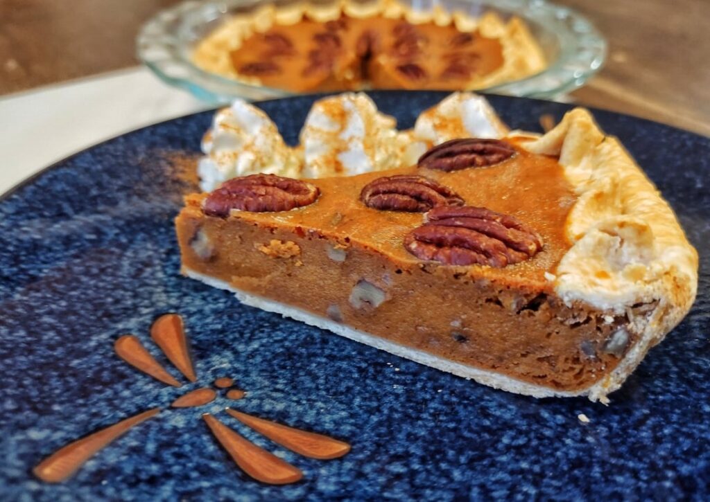 Vegan pumpkin pie with pecans Vegan pumpkin pie with pecans