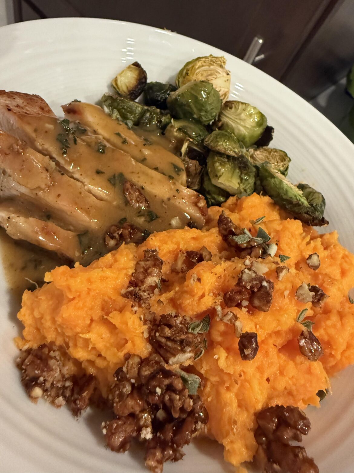 Turkey cutlet w garlic sage gravy