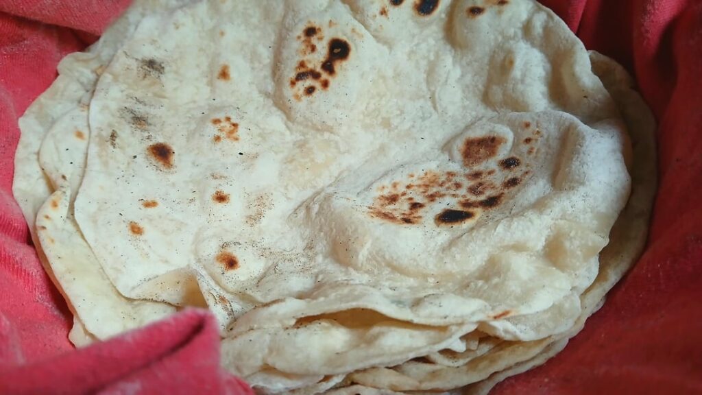 (HOMEMADE) Freshly Cooked Flour Tortillas / Tortillas a mano De Harina 🤠
