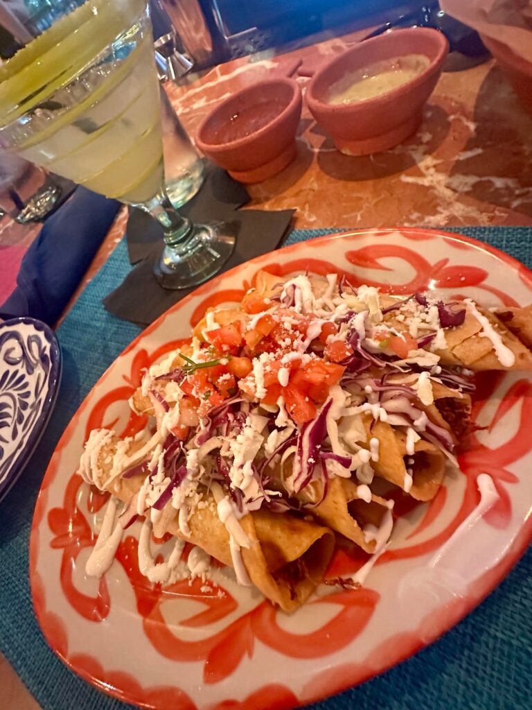 Happy hour on Day 1 at Mama Betty’s on Burnet plus drinks at FoxTail🍸🌮🦊