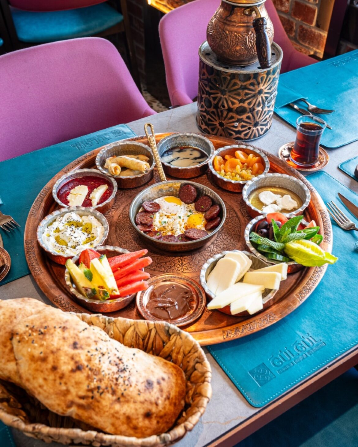 Gul Gul Lebanese & Turkish Cuisine Working on Windsor Site