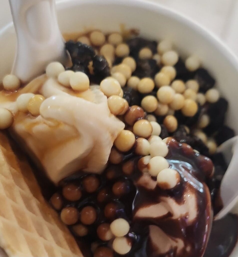 Help Plz – Frozen Chocolate Yoghurt Help Plz - Frozen Chocolate Yoghurt