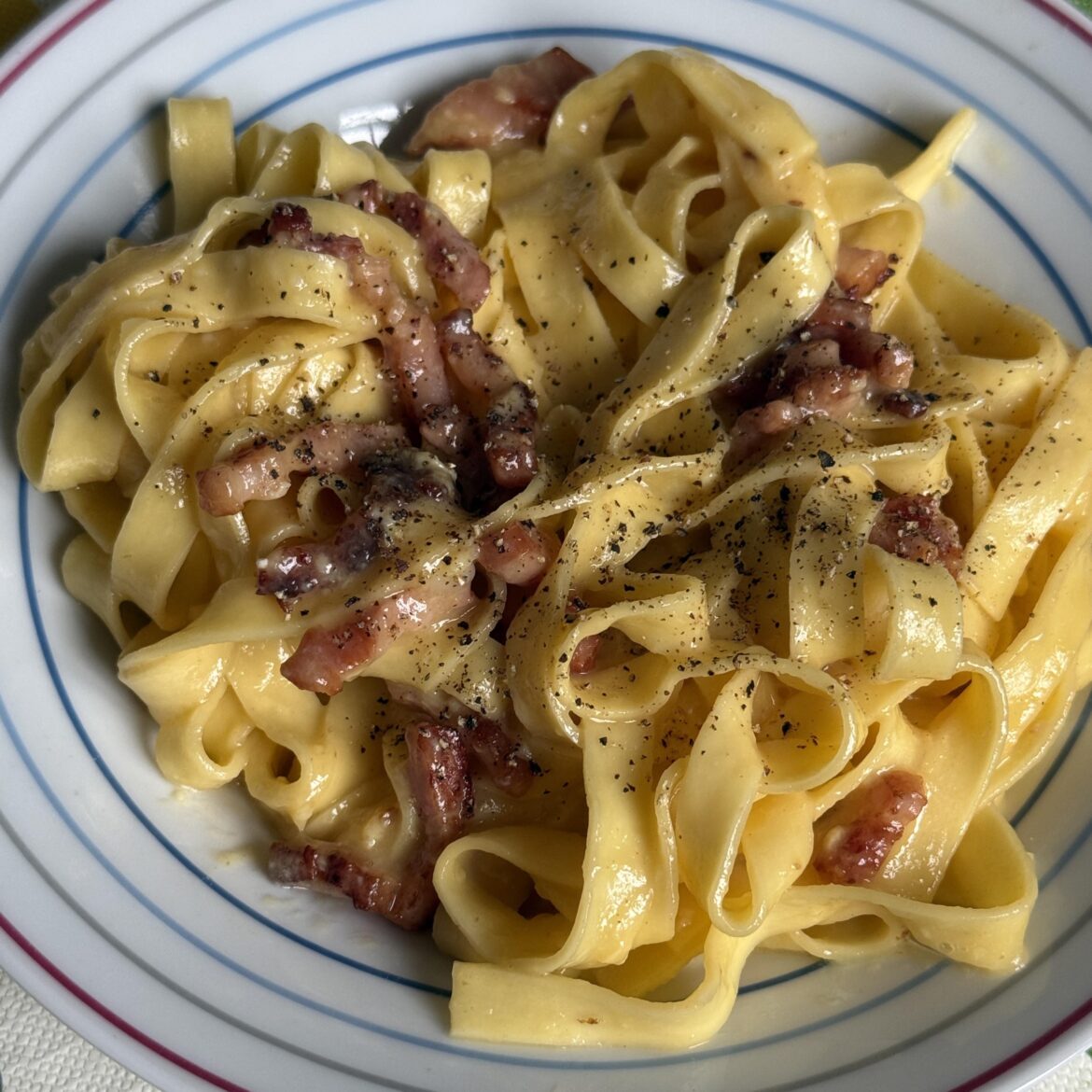 Tagliatelle carbonara-like