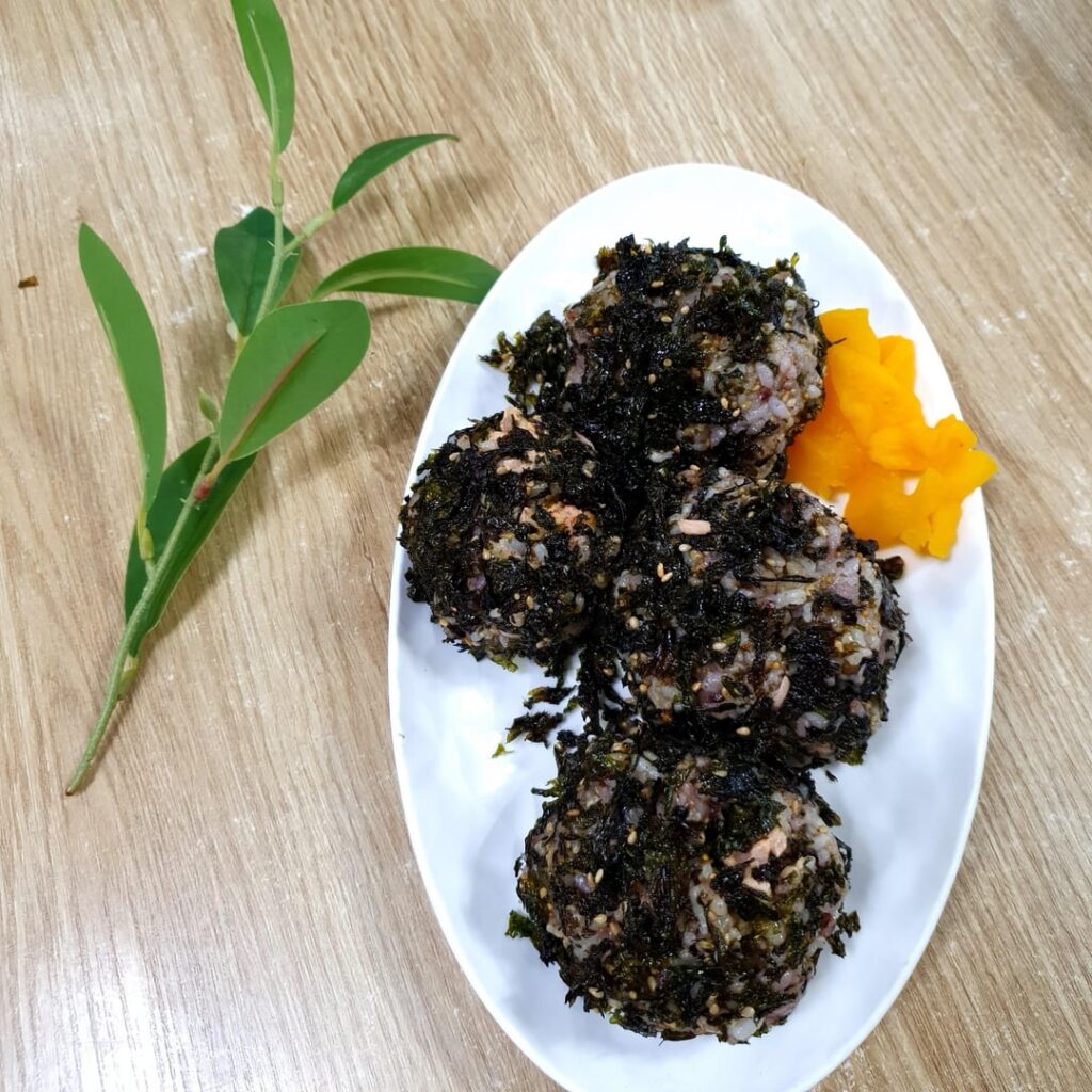 Tuna-mayo kimchi rice balls