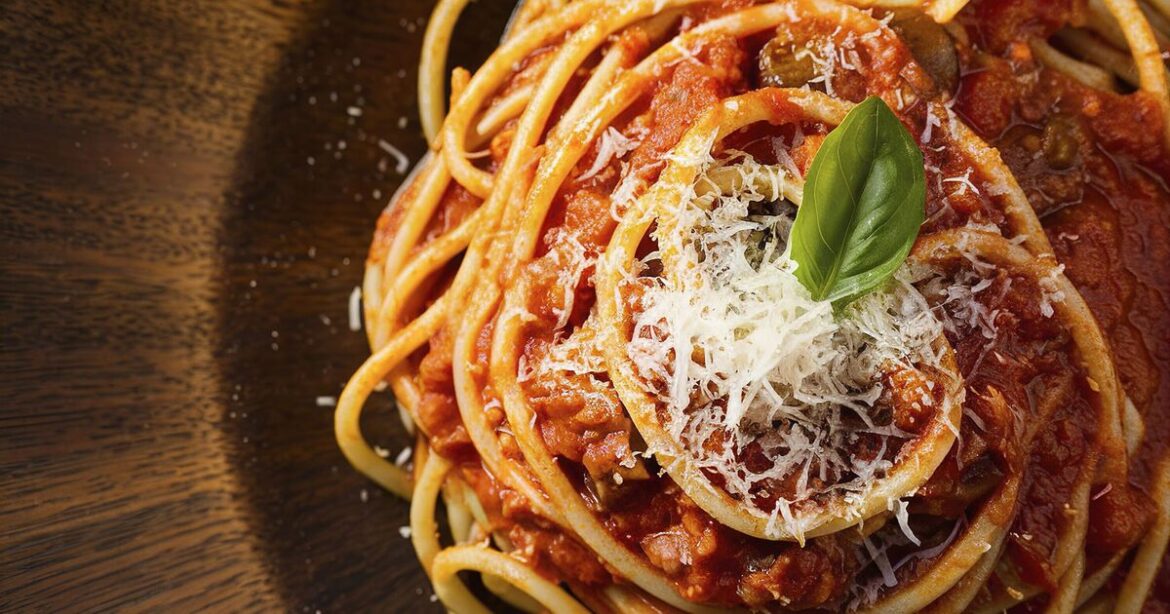 Michelin chef reveals 1 ingredient for the best spaghetti bolognese Michelin chef reveals 1 ingredient for the best spaghetti bolognese