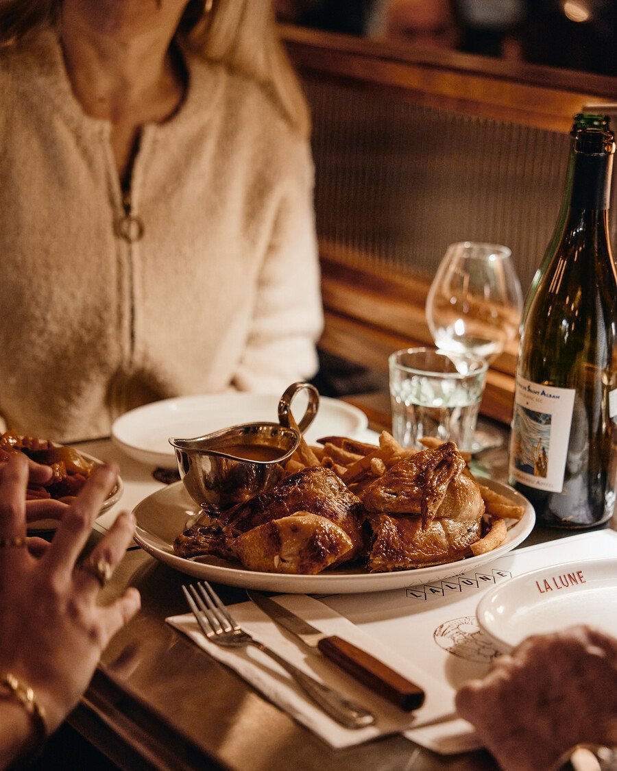 Rôtisserie La Lune - Le guide ultime de la Petite Italie: les meilleures adresses pour manger, boire et découvrir Rôtisserie La Lune - Le guide ultime de la Petite Italie: les meilleures adresses pour manger, boire et découvrir