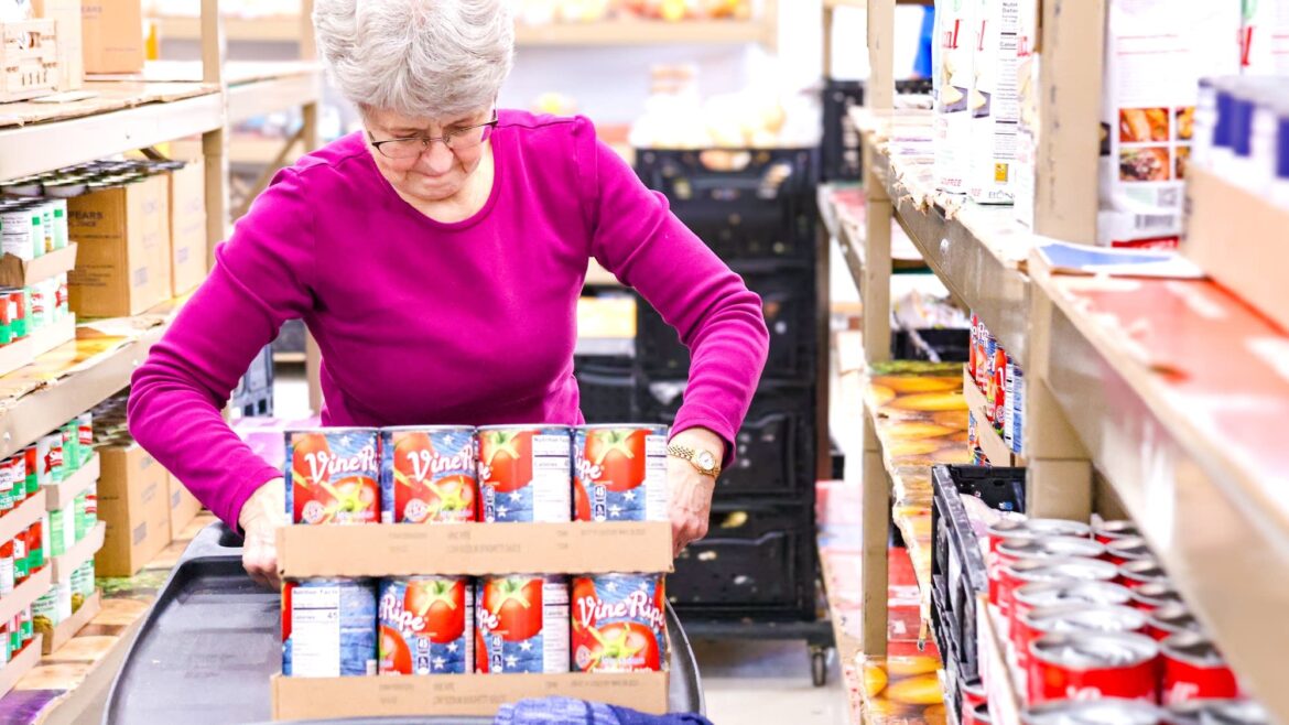 Even with shutdown over, Minnesota’s food shelves brace for surge in need as holidays near MPR News