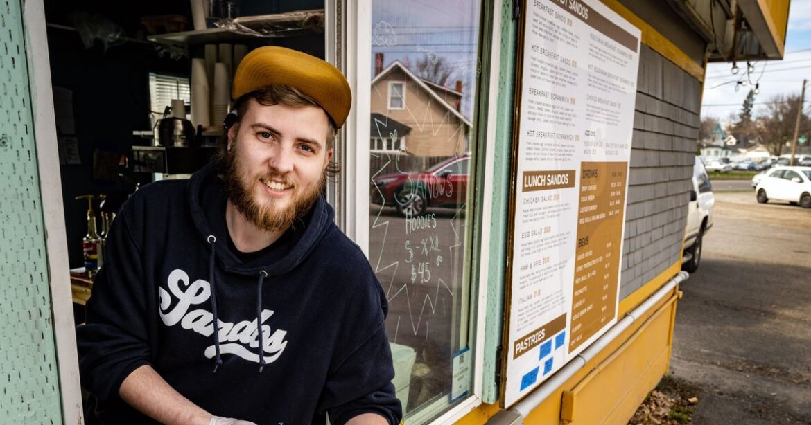 Sandos drive-thru offers scratch-made sandwiches, ‘a hangover cure’ Sandos drive-thru offers scratch-made sandwiches, 'a hangover cure'