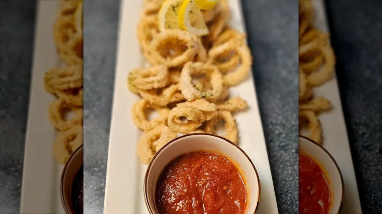 Fried calamari with marinara sauce