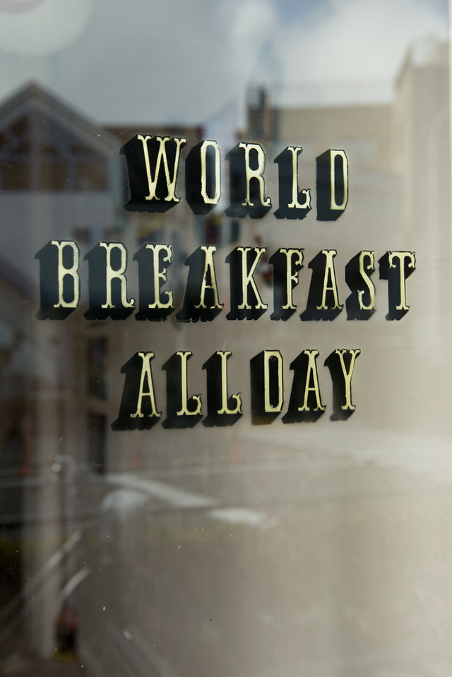 World Breakfast All Day offers a one-plate French breakfast menu (1,500 yen)