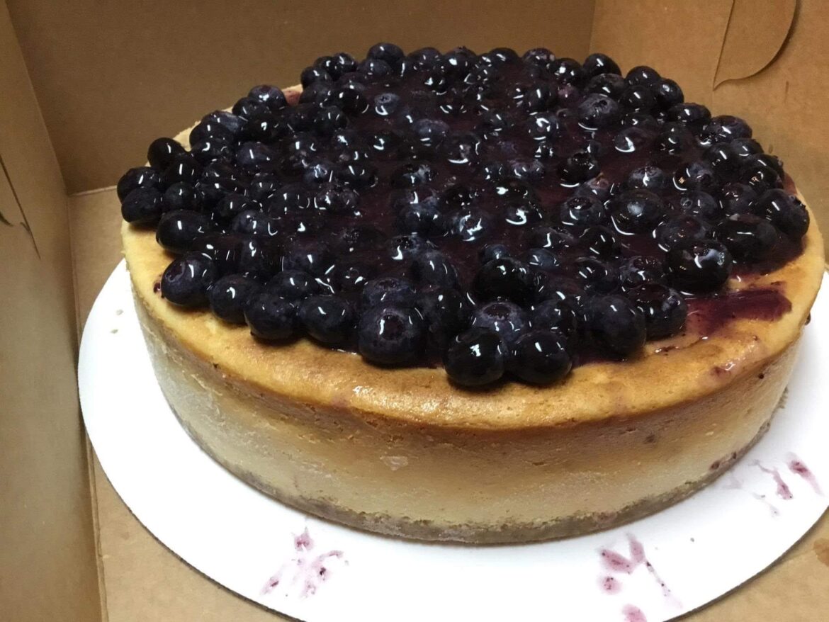 Lemon Cheesecake with Blueberries (Homemade)