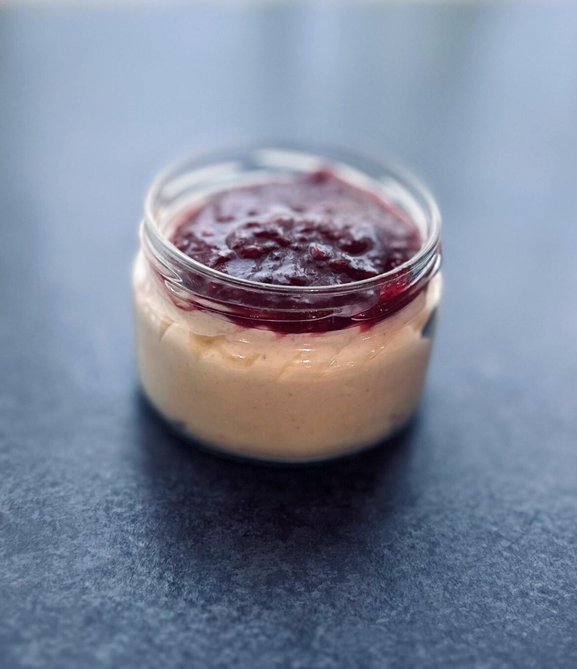 Semolina mousse with jam