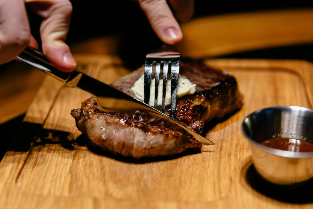 Why Steakhouse Dining Continues to Evolve With New Culinary Trends Why Steakhouse Dining Continues to Evolve With New Culinary Trends
