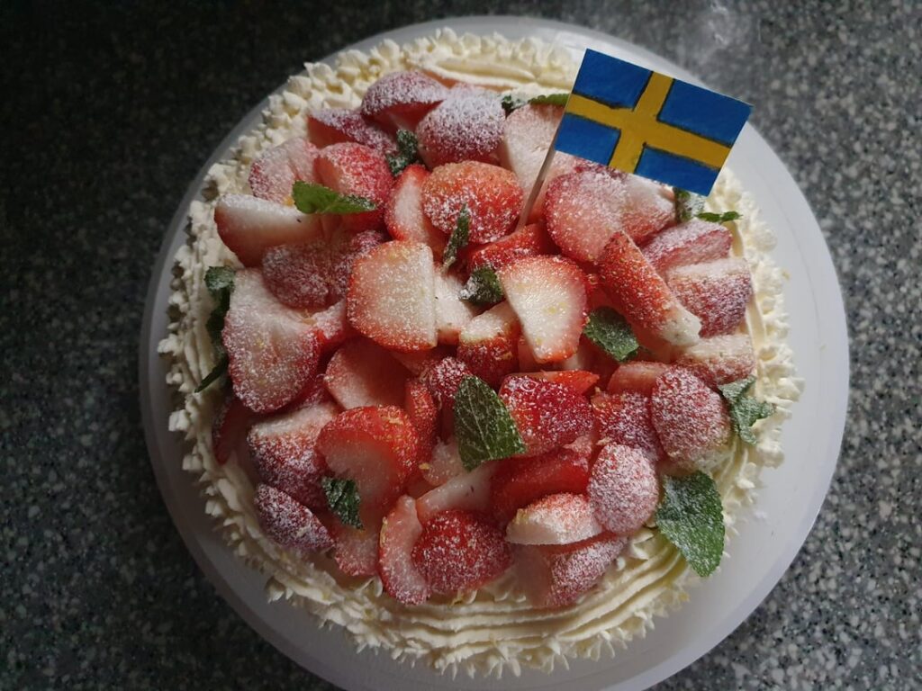 [Homemade] Jordgubbstårta