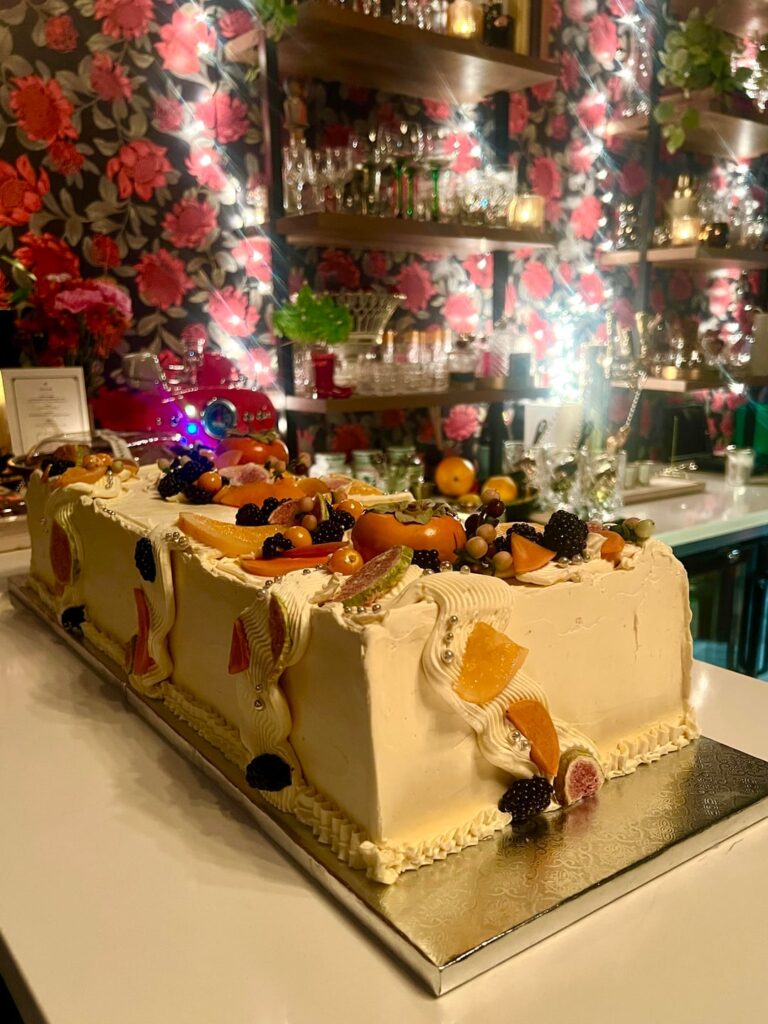 my first looooong cake!