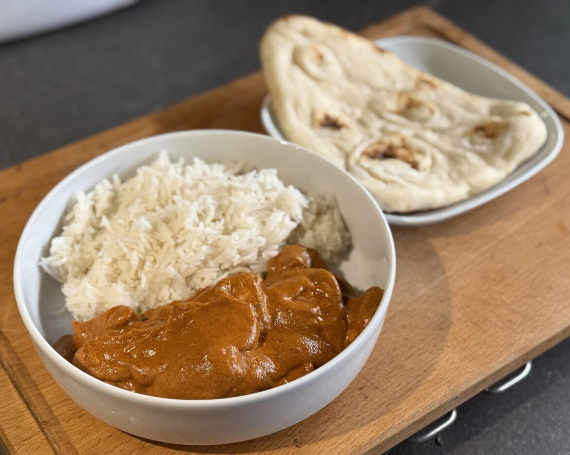 Chicken Tikka with rice and Naan