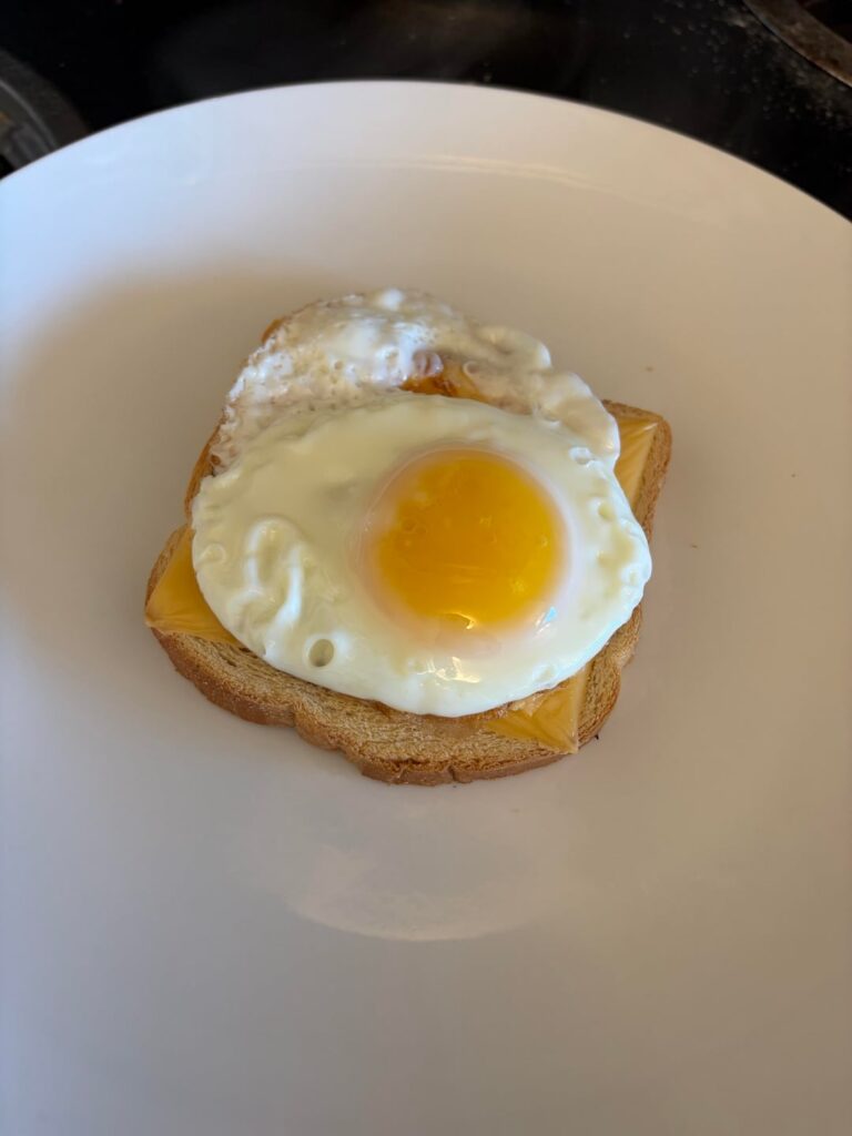 delicious cheat code to kick start a wonderful cut day: 260 cals 35g protein 175mg caffeine