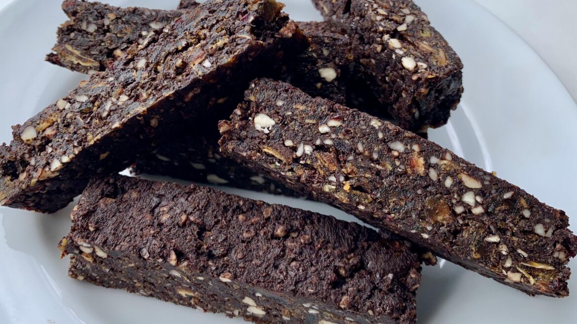 Vegan Whole Food Choc Fruit and Nut Bar Vegan Whole Food Choc Fruit and Nut Bar