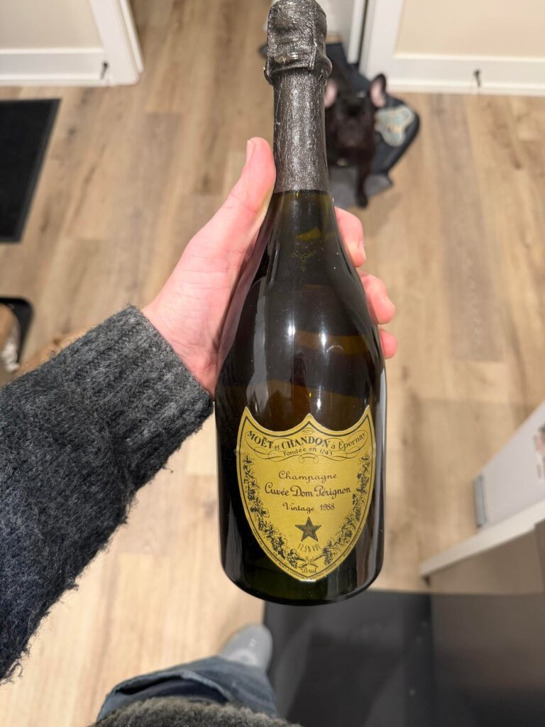 Received this as a tip today and just wondering the value of it? Also if anyone knows any market places I would greatly appreciate it. Even would toss in some money to help me sell it if there’s a value.