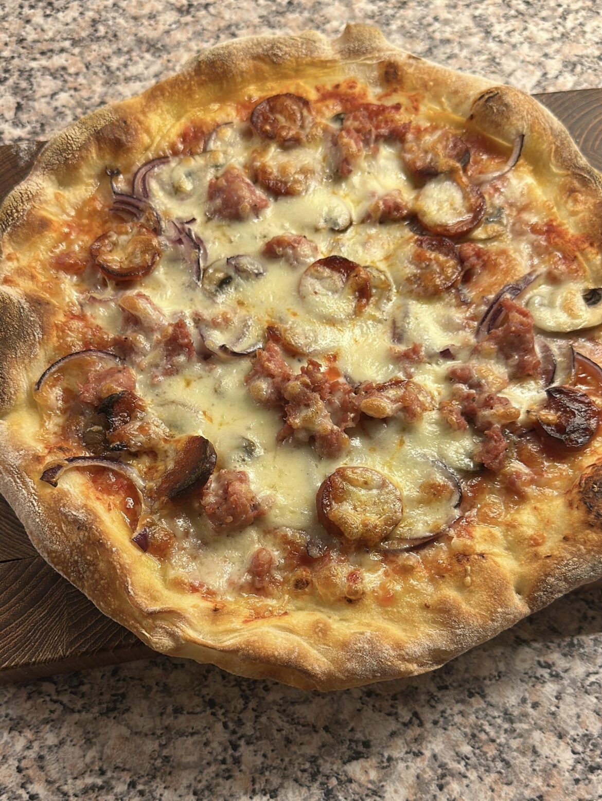 Pizza - salsiccia e chorizo