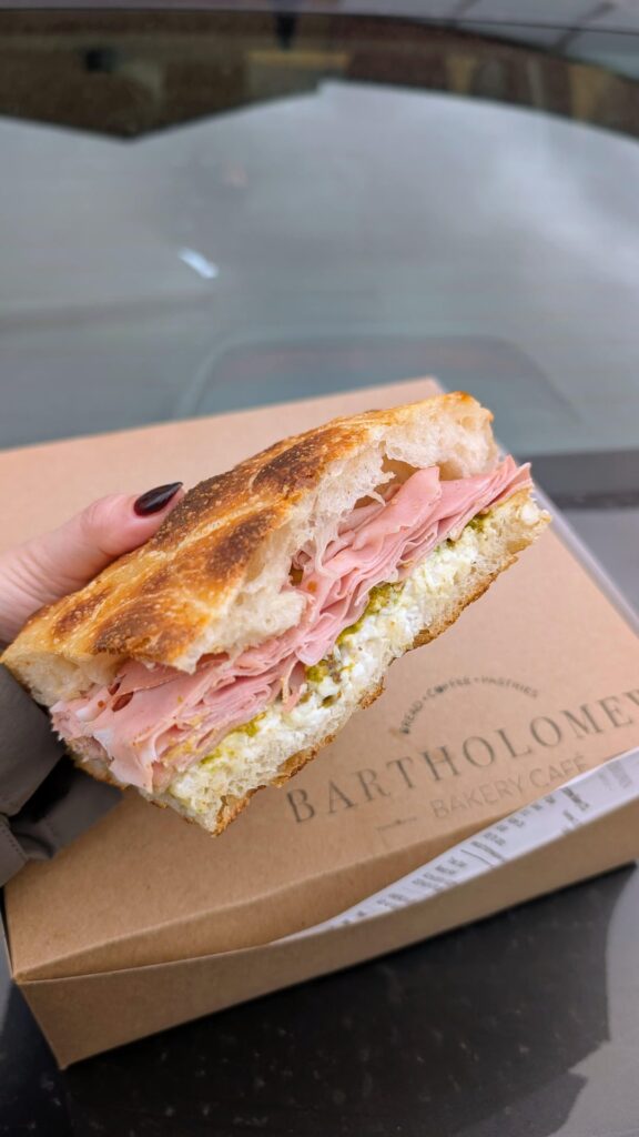 Bartholomew 🥐 & The Wren 🍔