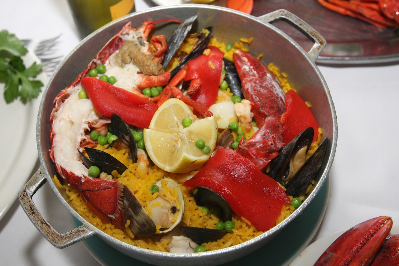 Seafood paella