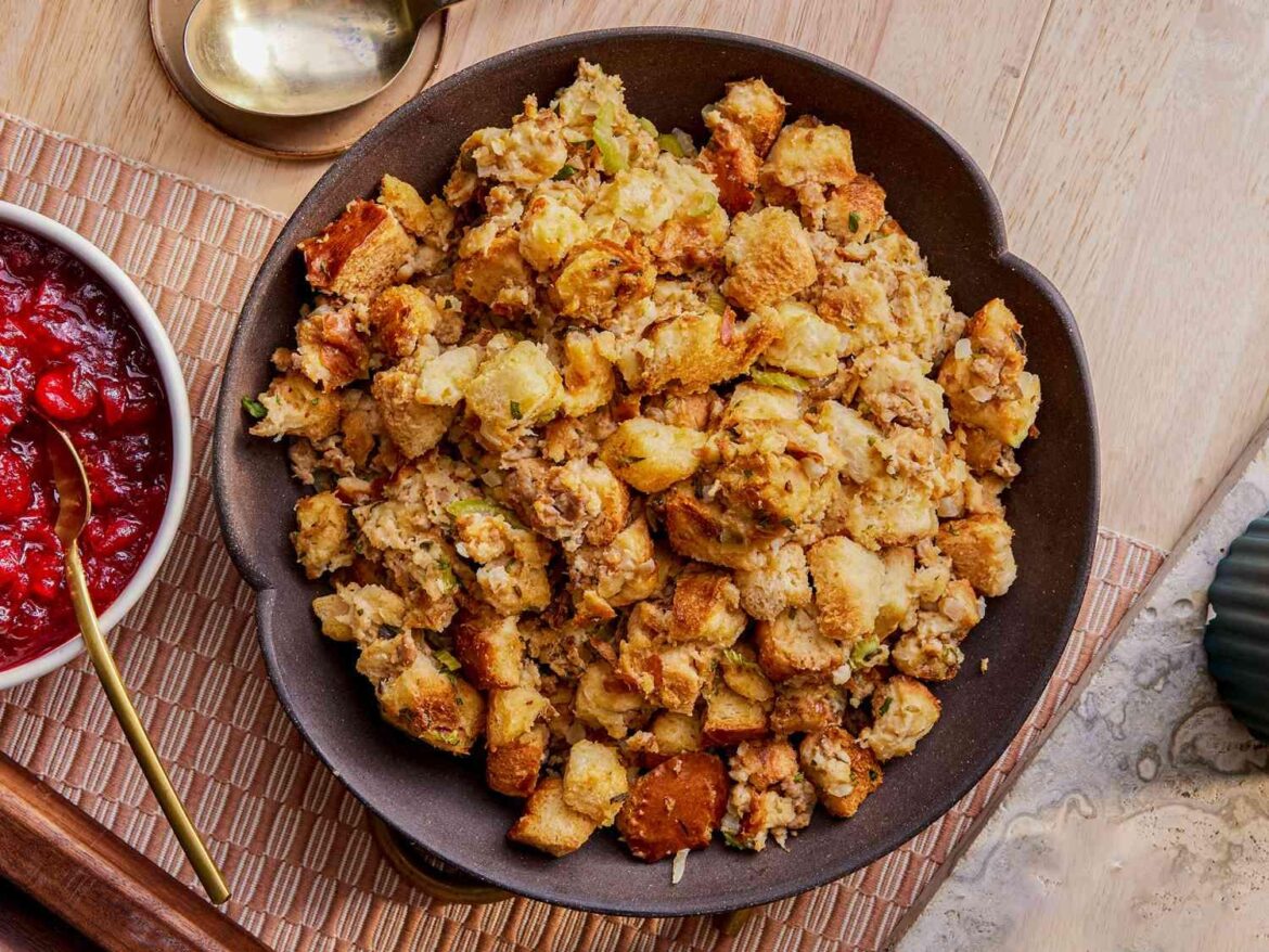 Slow Cooker Sage and Sausage Stuffing Recipe – 1 Loaf or 2 Loaves of Bread? Slow Cooker Sage and Sausage Stuffing Recipe - 1 Loaf or 2 Loaves of Bread?