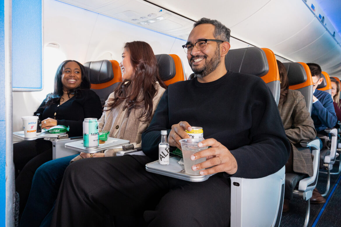 10 Airlines with Best In-Flight Food in the World in 2025 According to Readers
