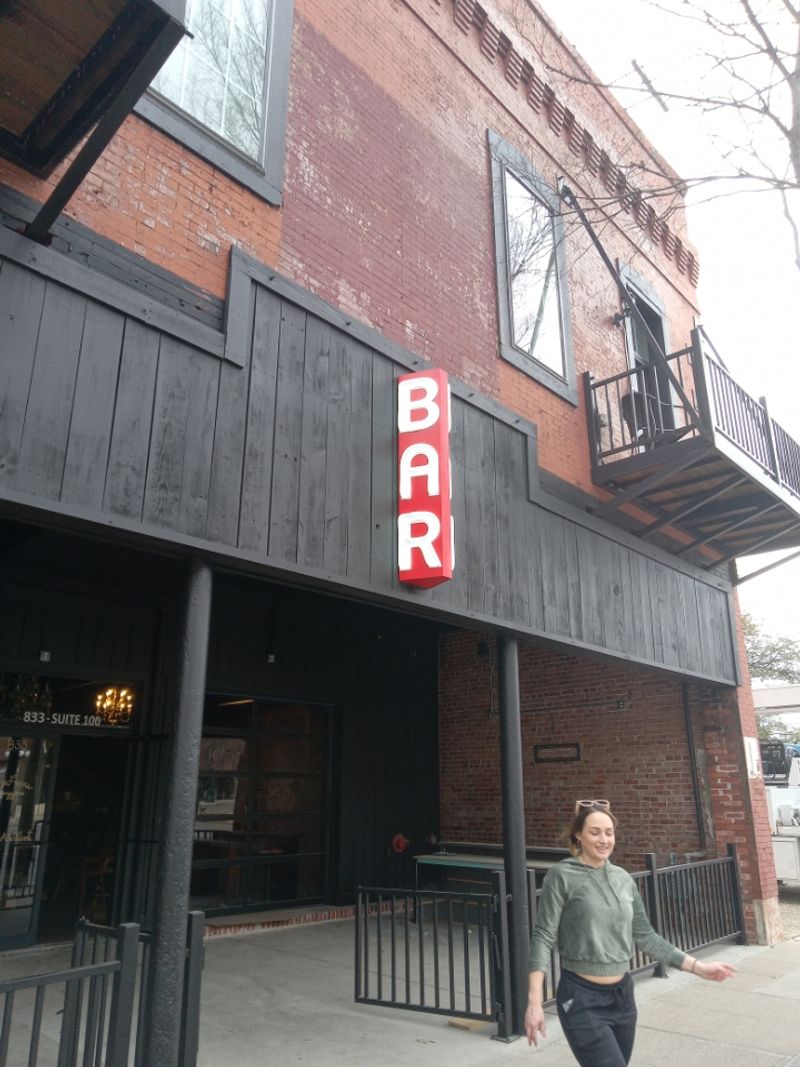 The Top Italian Restaurant in Every State, Loved by Locals 5 DeLuca's Pizzeria - Hot Springs, Arkansas