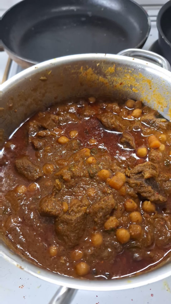 Last nights Indian inspired meat and chickpea stew. This has 2 ghost peppers (naga jolokia), red chili flakes, and 6 green chilis 🔥