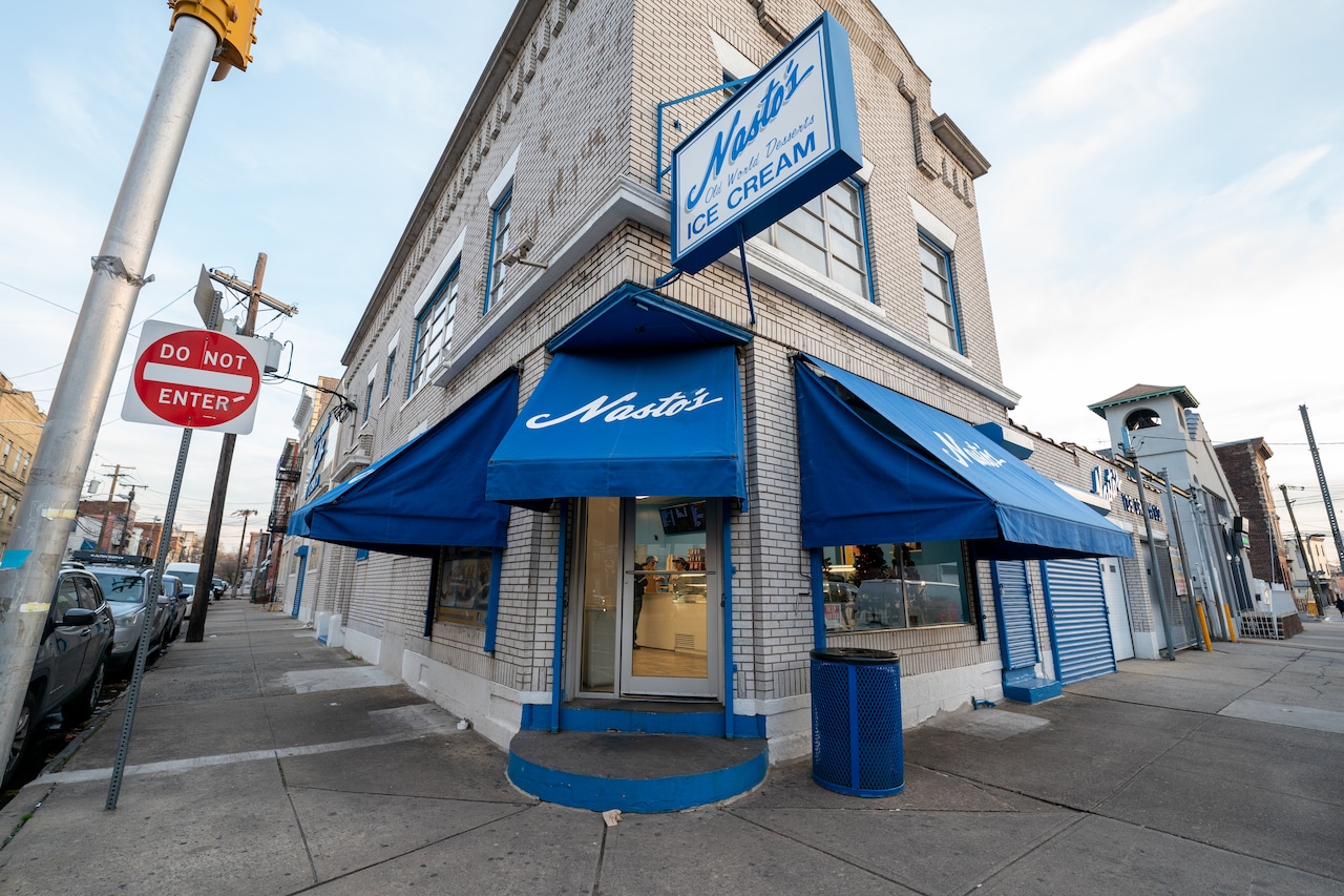 Nasto's Ice Cream Co. in Newark