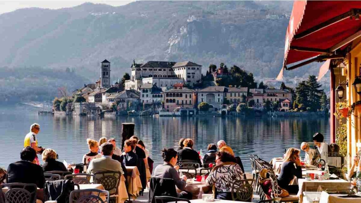 4 in 10 adults in Italy are overweight, says ISS survey Birthplace of the Mediterranean diet, Italy sees an increase in the number of obese people