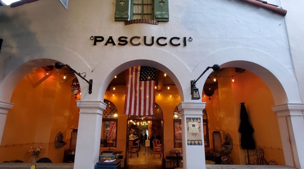 Pascucci restaurant indoor and outdoor seating. Image Source: Facebook/Pascucci Restaurant