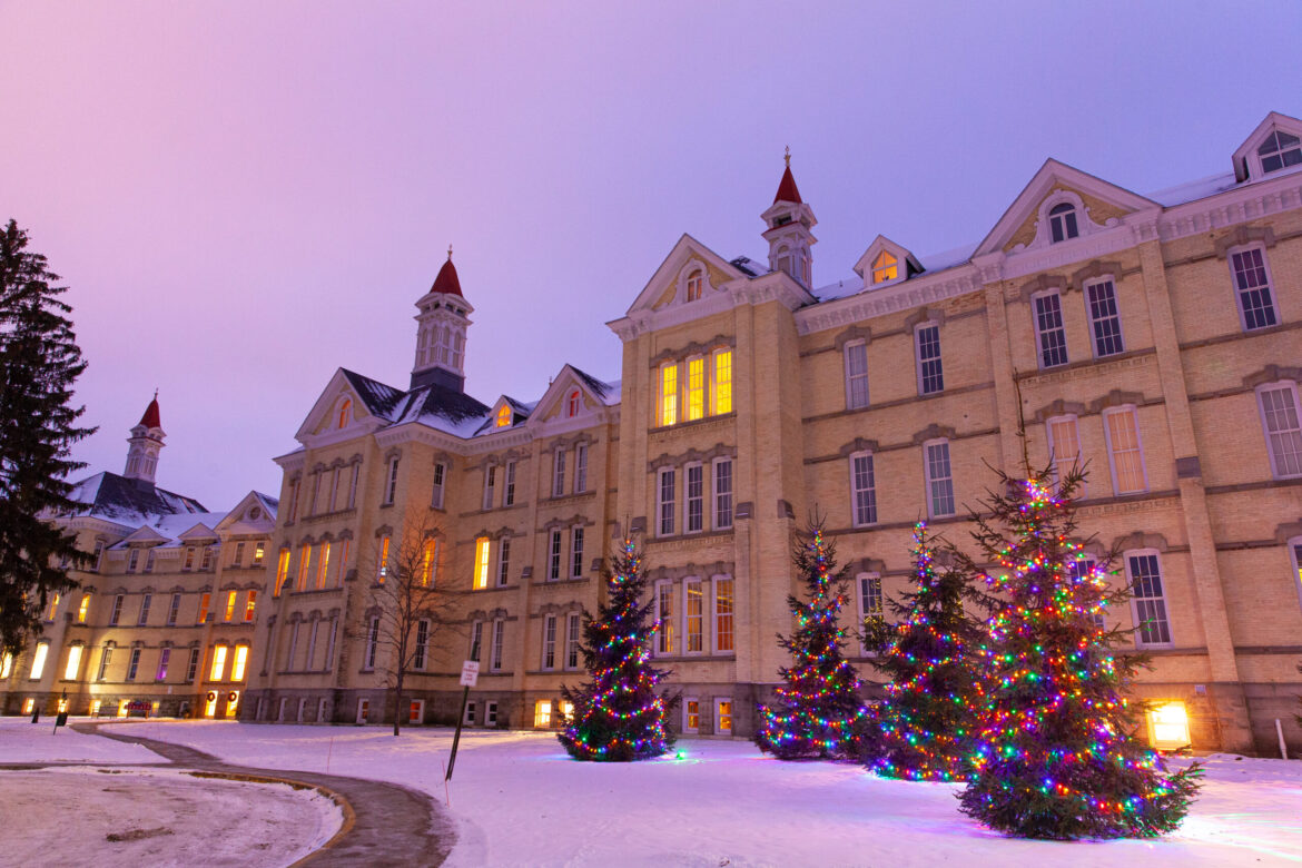 Traverse City’s Nightlife, Dining, and Shopping Gems Traverse City's Nightlife, Dining, and Shopping Gems