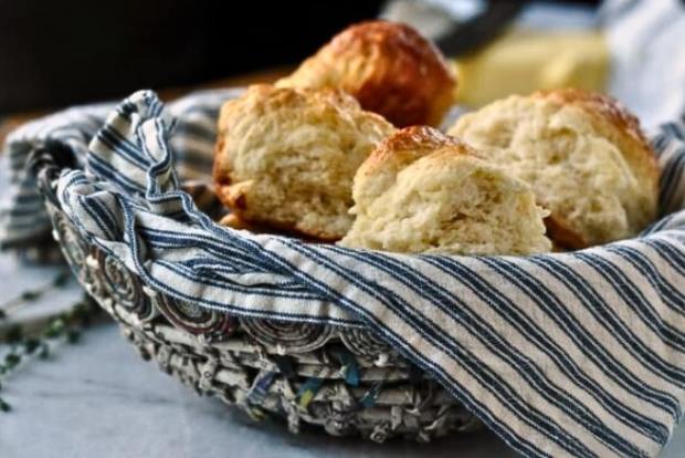 These gluten-free pull apart dinner rolls by Jules Shepard are perfect for Thanksgiving (photo courtesy of Jules Shepard).