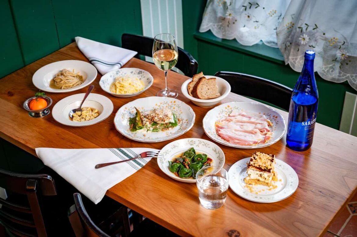 Personality and pasta are Scampi's bread and butter - Review - Philadelphia