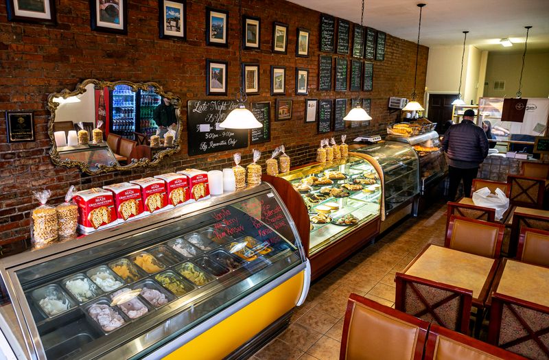 9 Pennsylvania Italian Bakeries Where The Cannoli Run Out First 10 Alvaro Bread & Pastry Shoppe - Harrisburg, PA