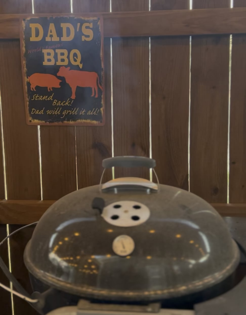 I’ve got a 330gal offset, a UDS, and a PitBoss but my kettle might be my favorite thing to smoke on. I’ve got a 330gal offset, a UDS, and a PitBoss but my kettle might be my favorite thing to smoke on.