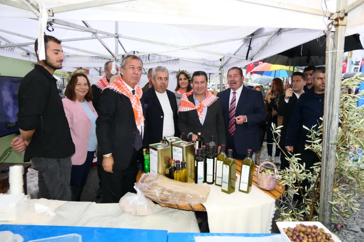 A SPECIAL AWARD WILL BE PRESENTED TO WOMEN PRODUCERS AT THE MILAS OLIVE HARVEST FESTIVAL A SPECIAL AWARD WILL BE PRESENTED TO WOMEN PRODUCERS AT THE MILAS OLIVE HARVEST FESTIVAL