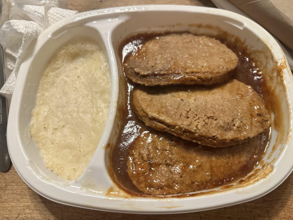 Tried the Salisbury steak with mashed potatoes banquet mega meal