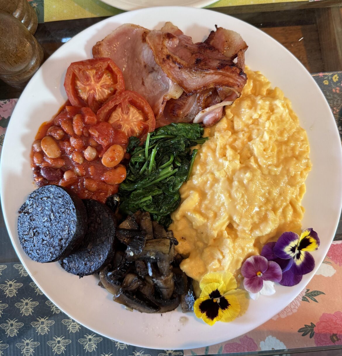 Spanish Maximus Aussie Big Breakfast $42 with Extra Black Pudding… confused?