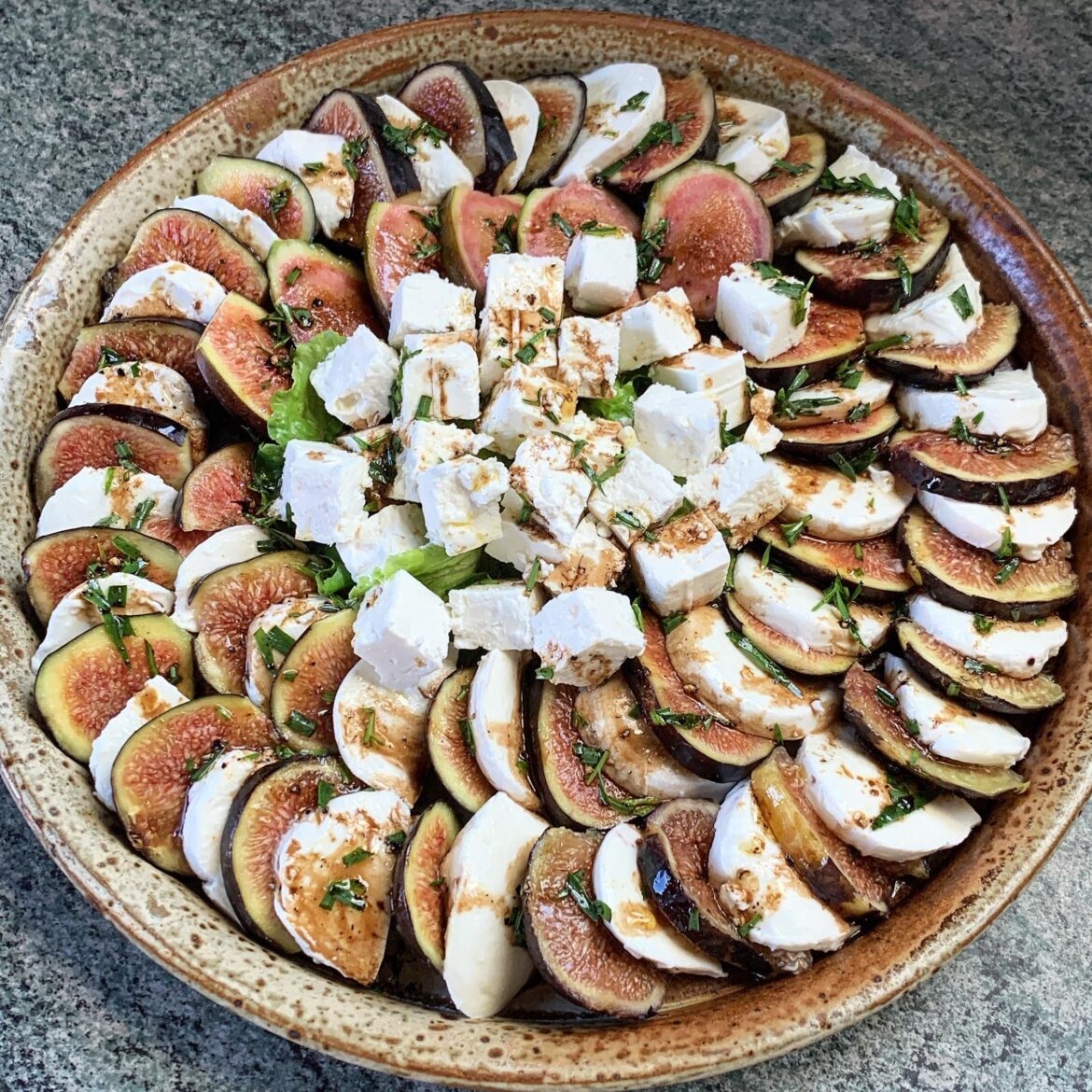 Fig and cheese tarte salad