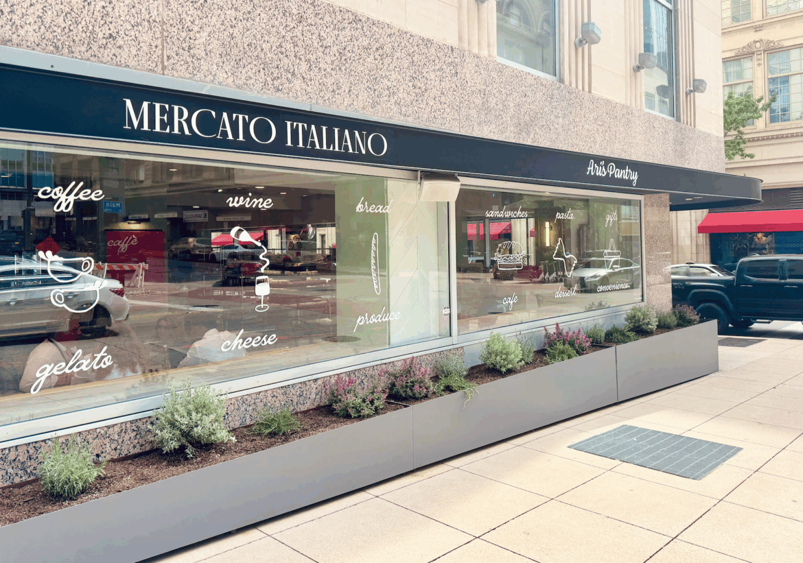 ari's in downtown dallas