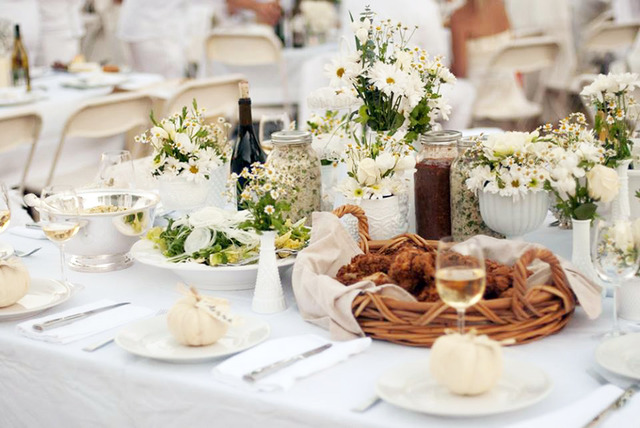 The secret French dinner party "Diné en Blanc" arrives in Japan for the first time